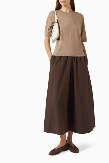 تي شيرت بأكمام قصيرة