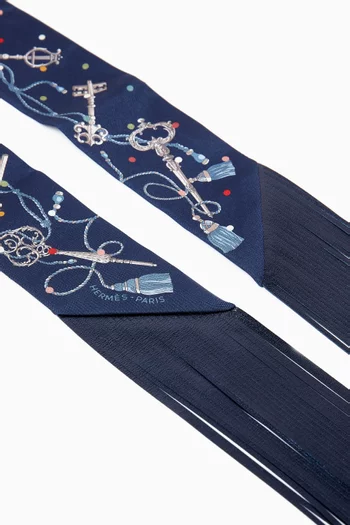 وشاح تويلي بنقشة لي كلي أبواس وشرّابات جلد غير مستعمل