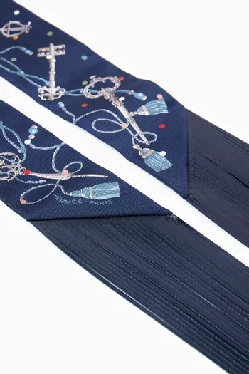 وشاح تويلي بنقشة لي كلي أبواس وشرّابات جلد غير مستعمل