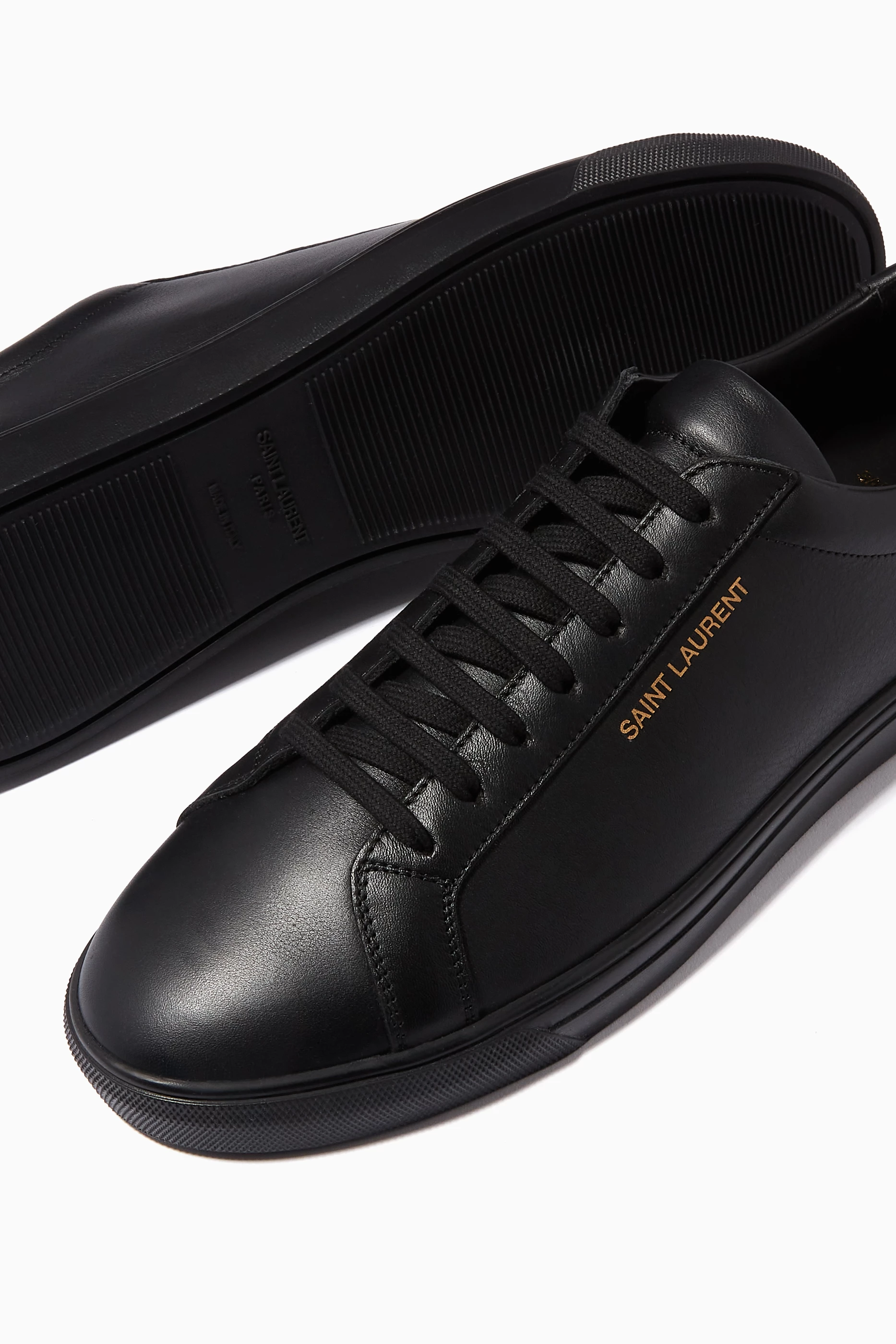 Andy sneakers in leather store