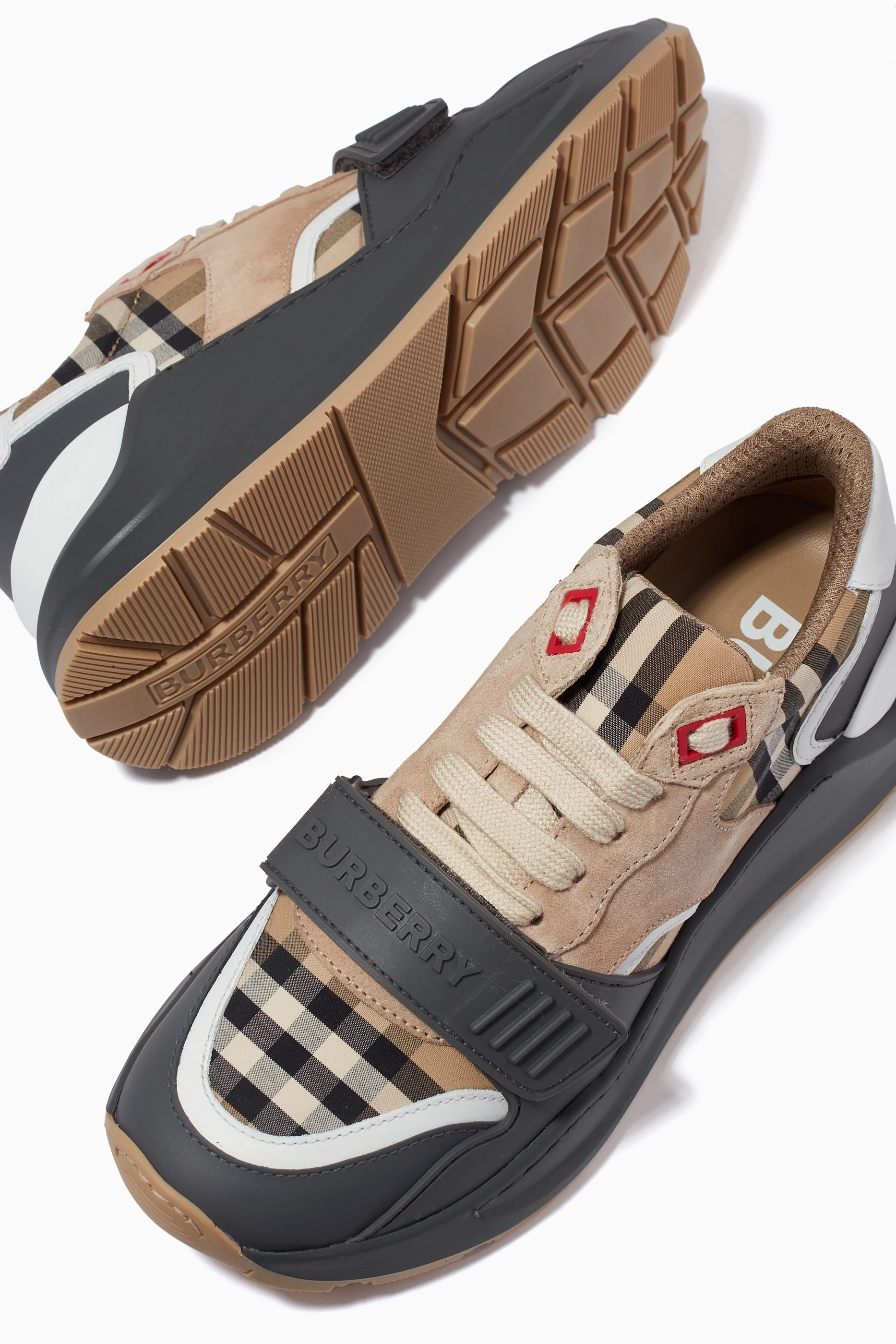Burberry store grey shoes