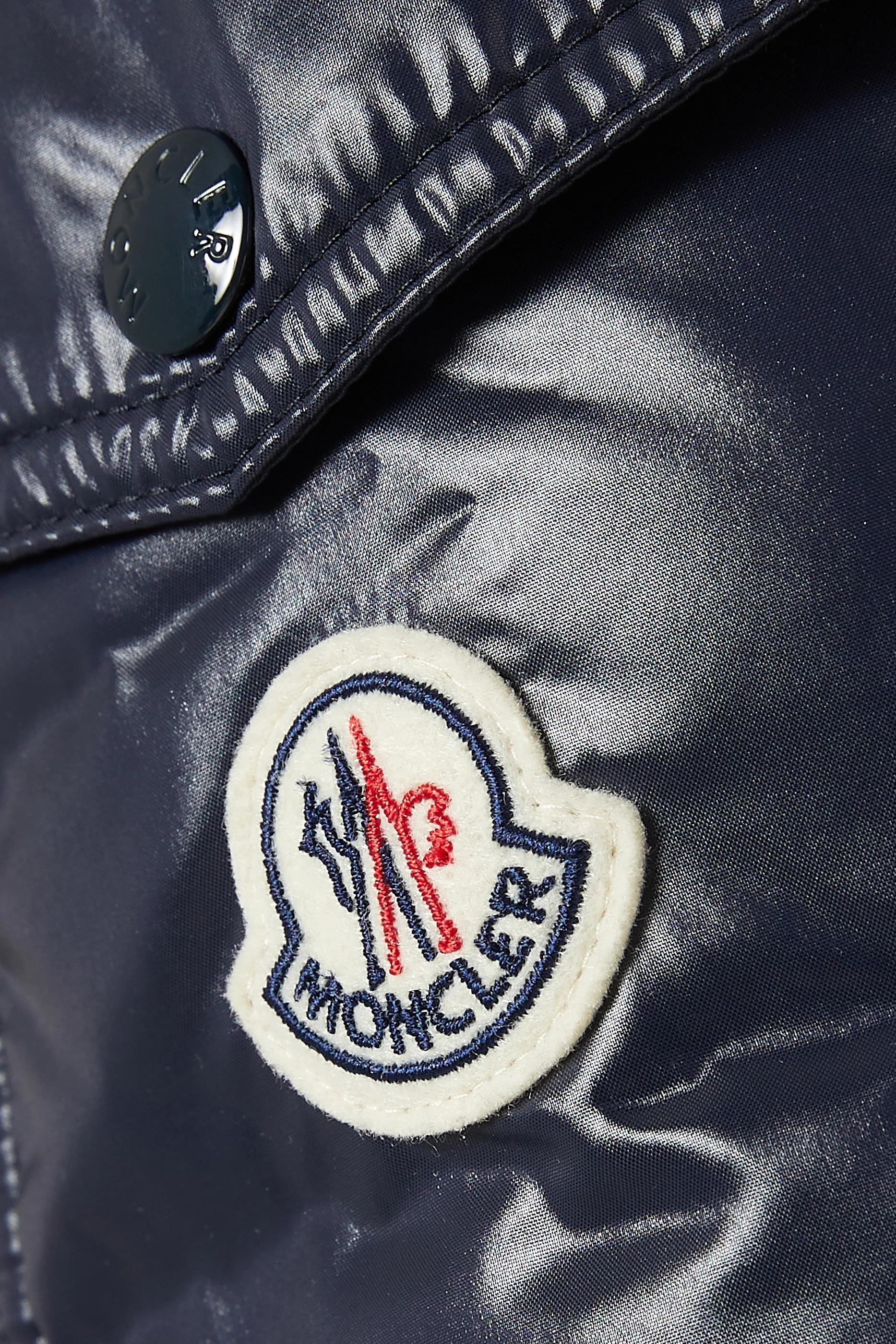 Moncler deals maya logo