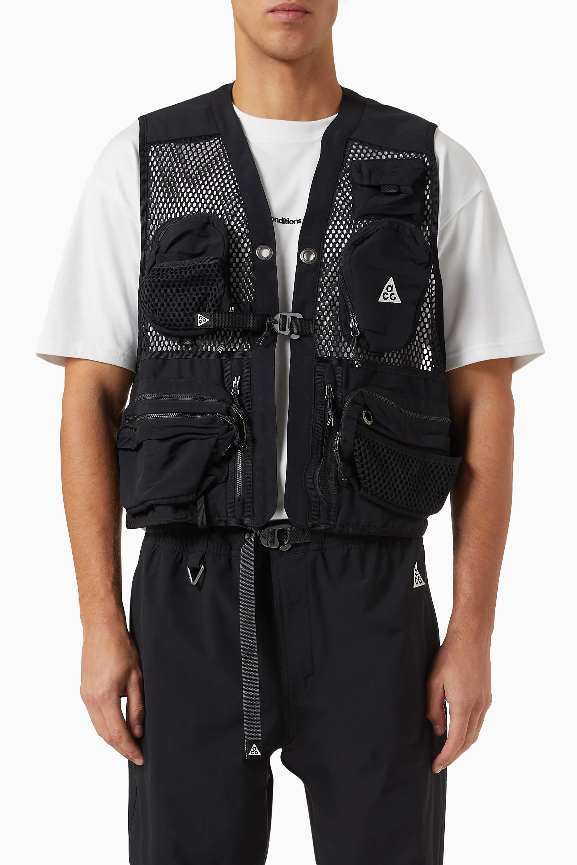 Buy Nike Black ACG Buttles Vest in Mesh for Men in Saudi Ounass