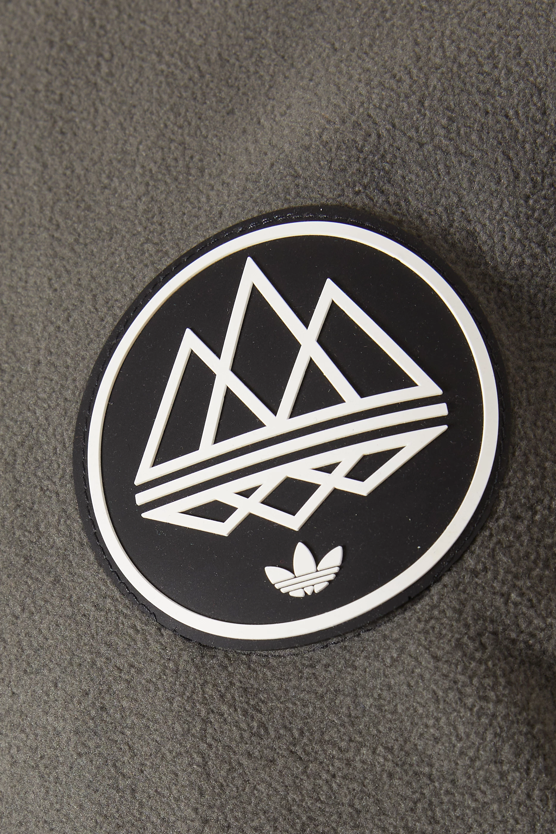 Adidas casual logo store