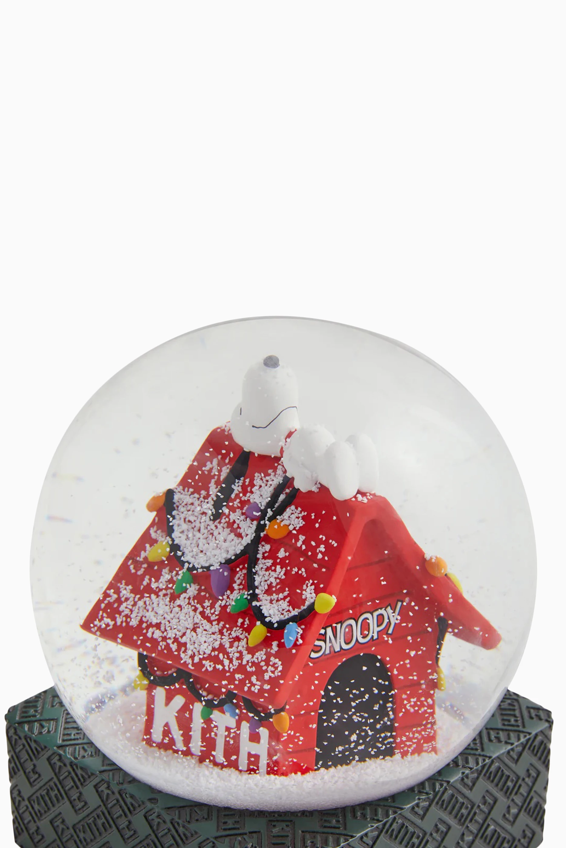 販売での到着 Kith for Snoopy Kithmas House Snow Globe ...