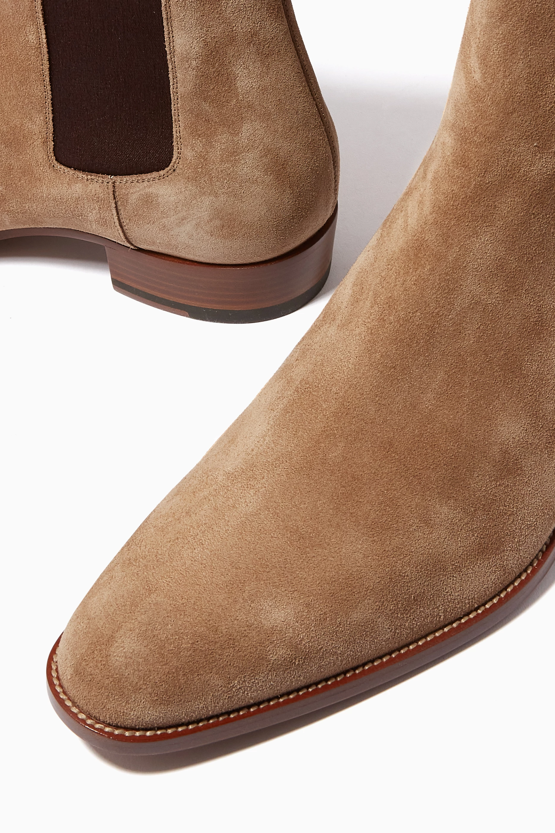 Wyatt chelsea boot in suede top