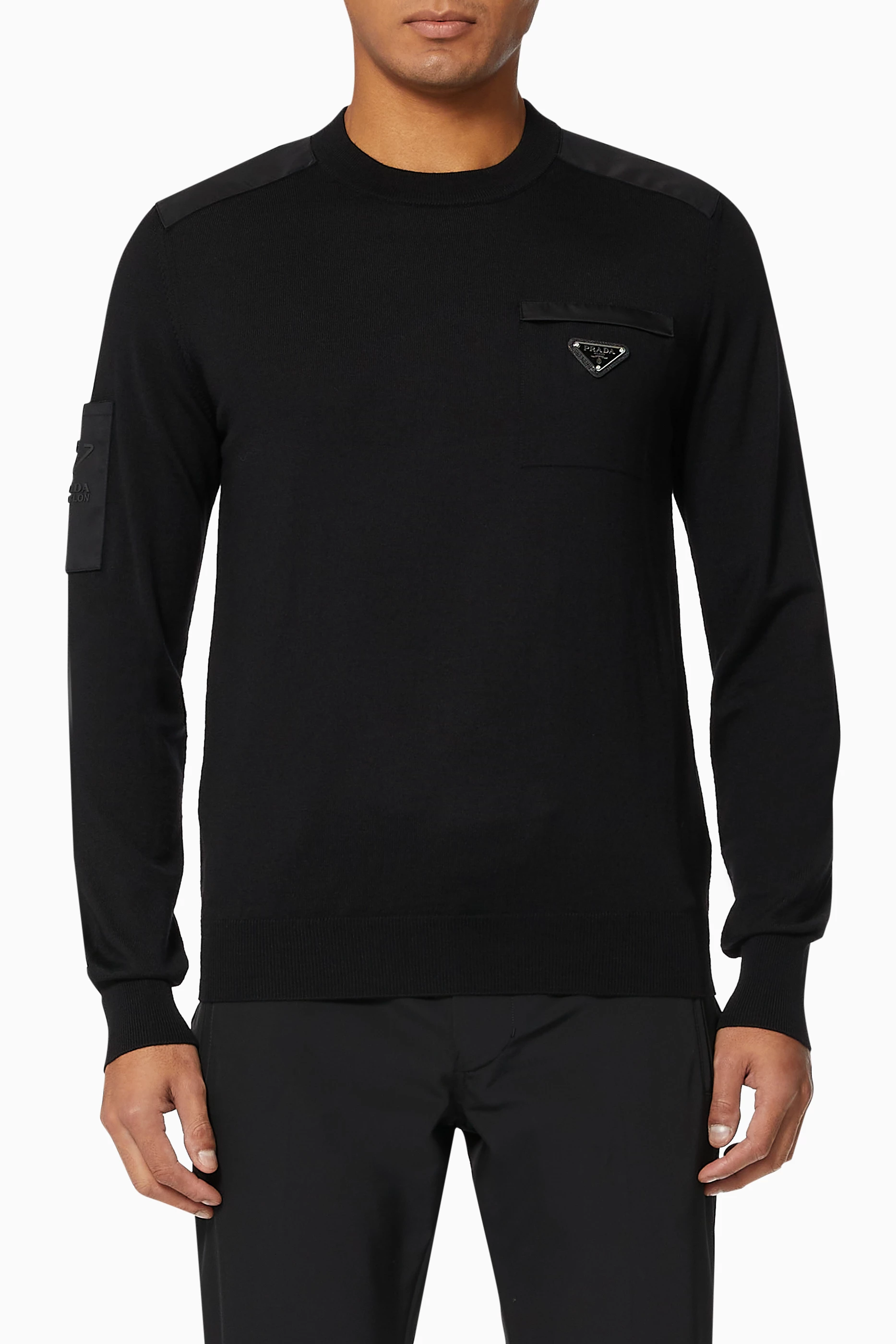スウェット・トレーナー PRADA BLACK SWEATSHIRT WITH TRIANGLE LOGO Prada triangle-logo Sweatshirt | Black | FARFETCH