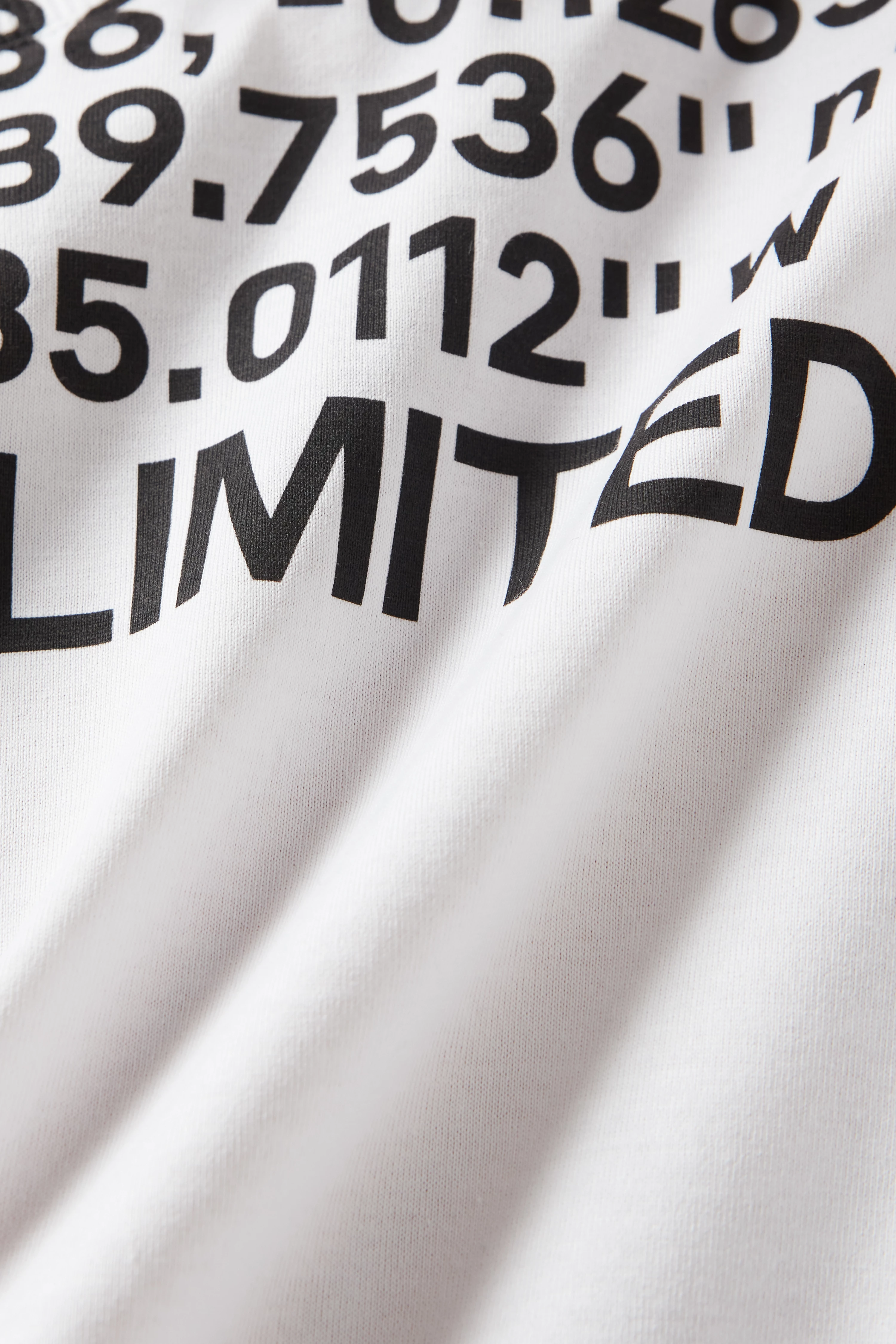 BURBERRY★素敵！JENSON WHITE COTTON LOGO LONG SLEEVE T SHIRT BURBERRY JENSON WHITE COTTON BLACK KNIGHT LOGO LONG SLEEVE T