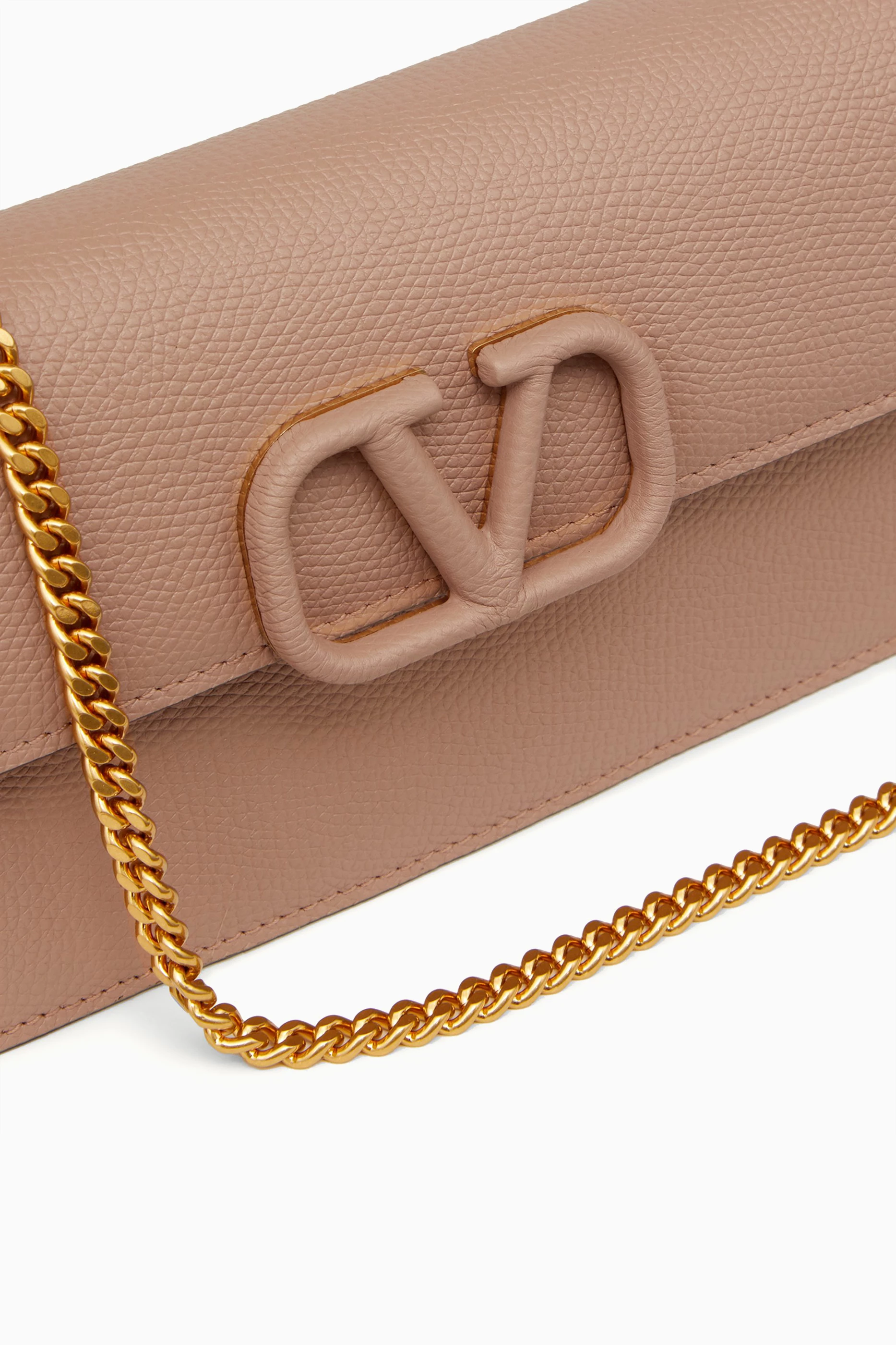 Buy Valentino Garavani Pink Valentino Garavani VSLING Wallet on Chain in Grainy Leather For Women Online Ounass Saudi
