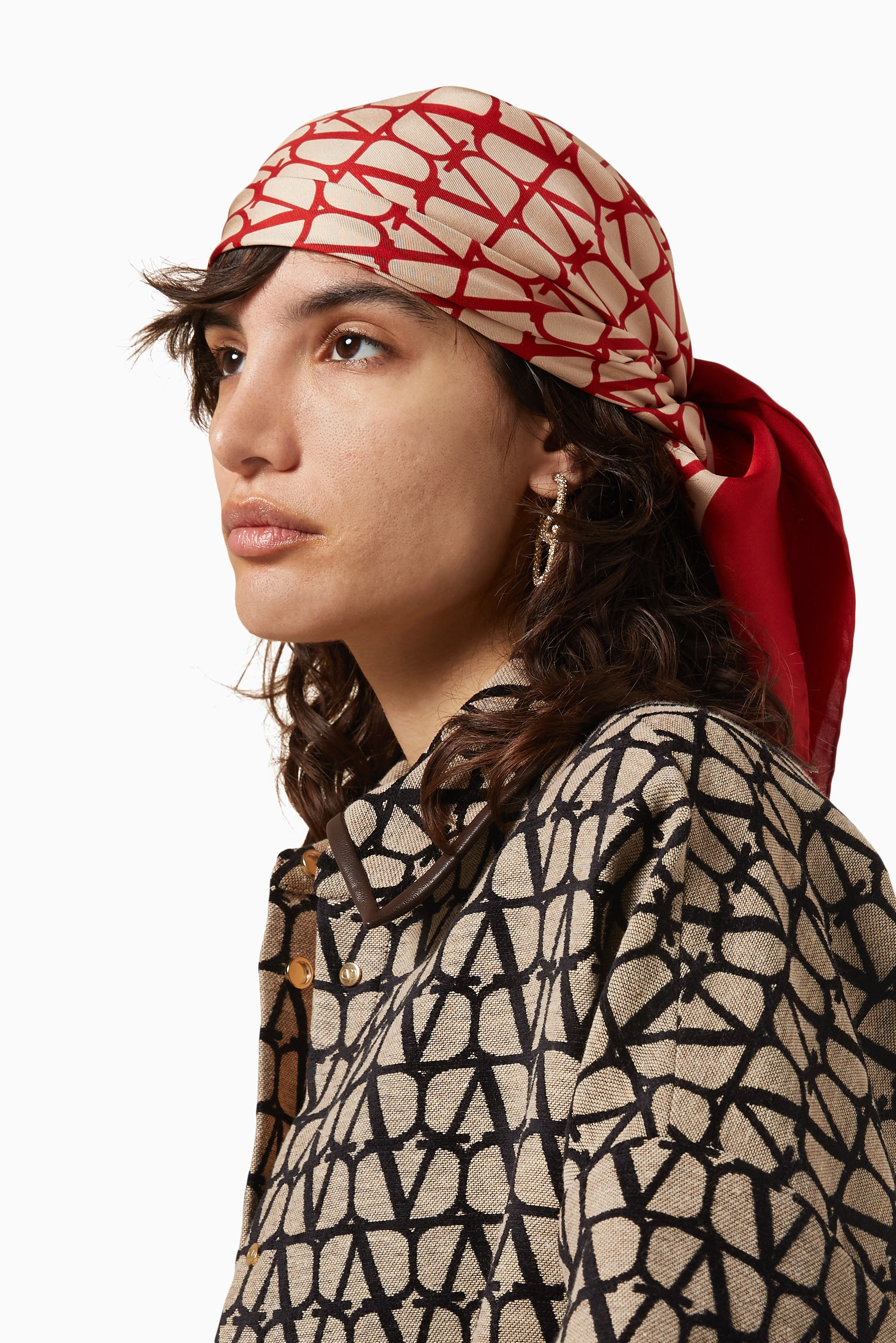 スカーフ VALENTINO GARAVANI RED AND BLACK SILK SCARVES Valentino Garavani Scarf in red and black floral silk