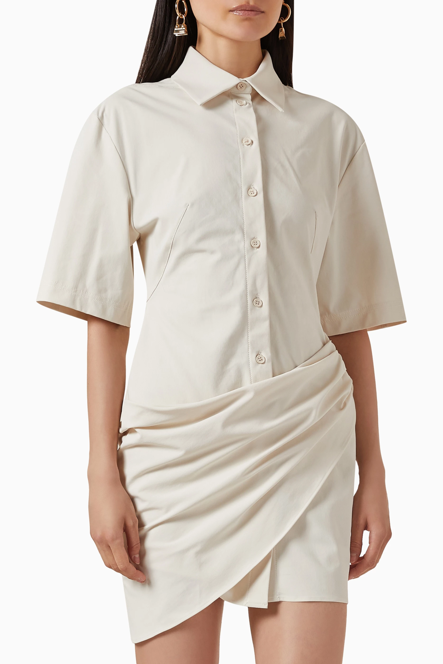 【JACQUEMUS】cutout draped stretch-twill ミニ シャツ ドレス JACQUEMUS Cutout draped stretch-twill mini shirt dress | THE