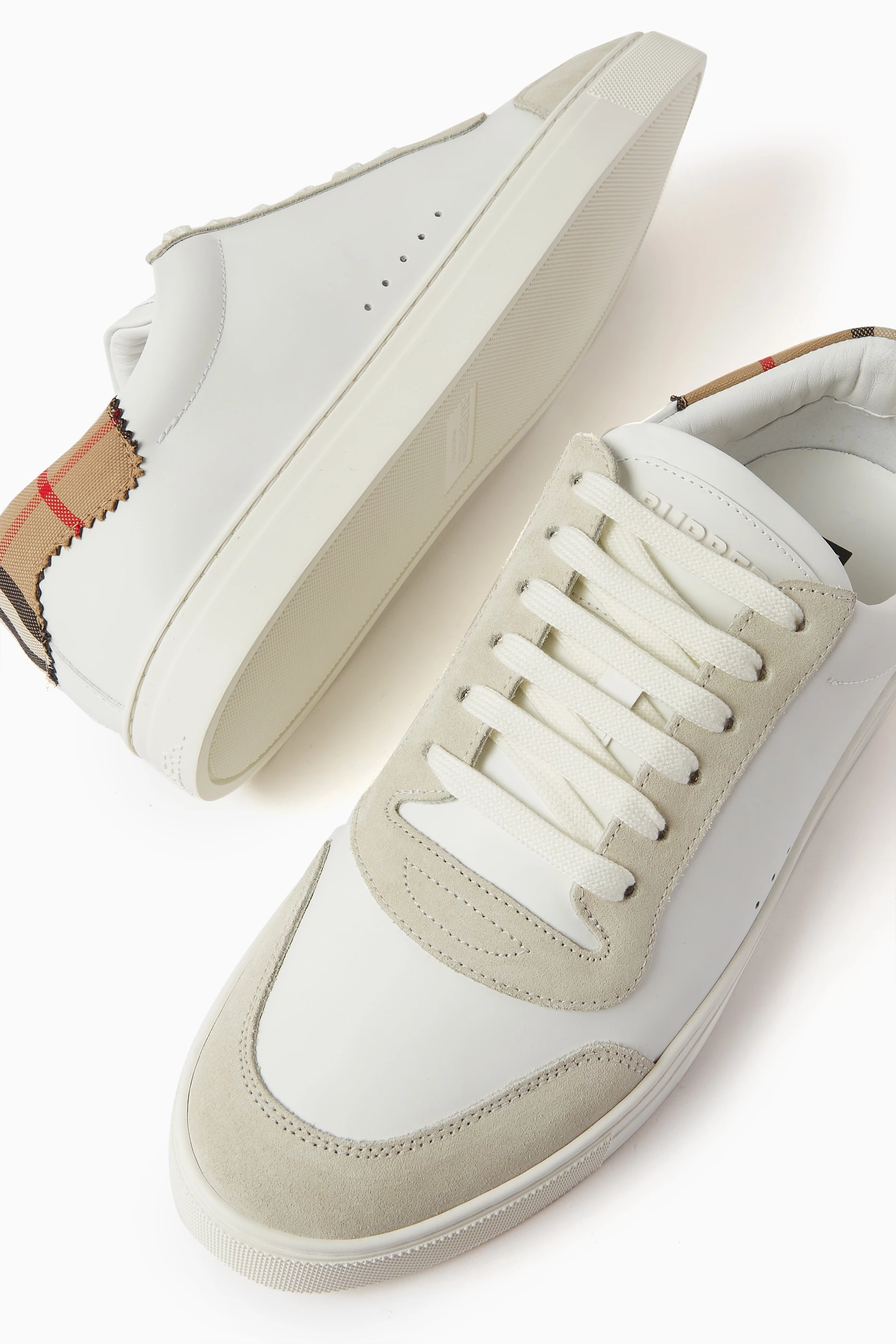 Burberry shoes white store