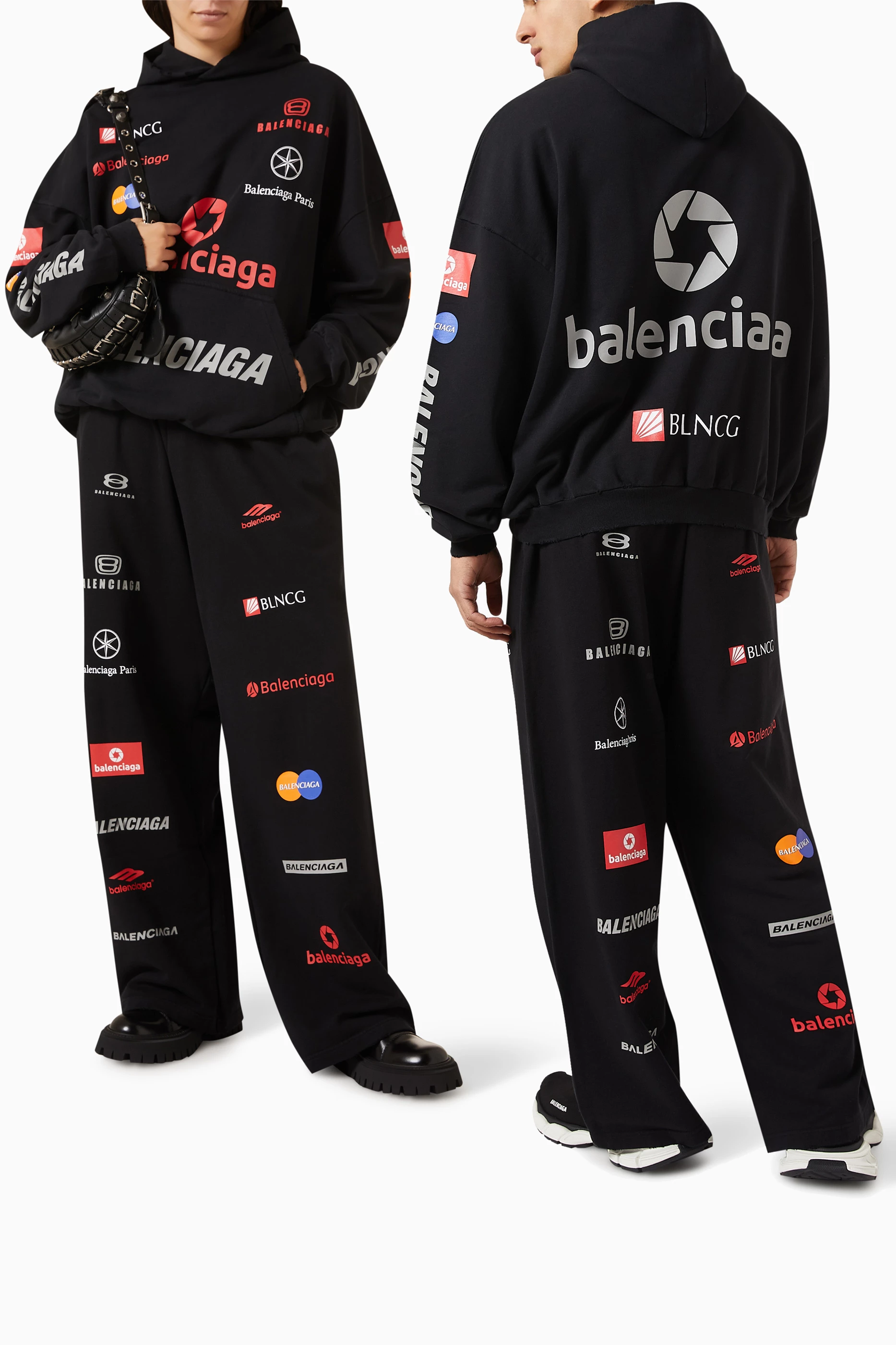服/ファッション BALENCIAGA Unisex Top League Baggy Sweatpants in Cotton-fleece Buy Balenciaga Black Unisex Top League Baggy Sweatpants in Cotton