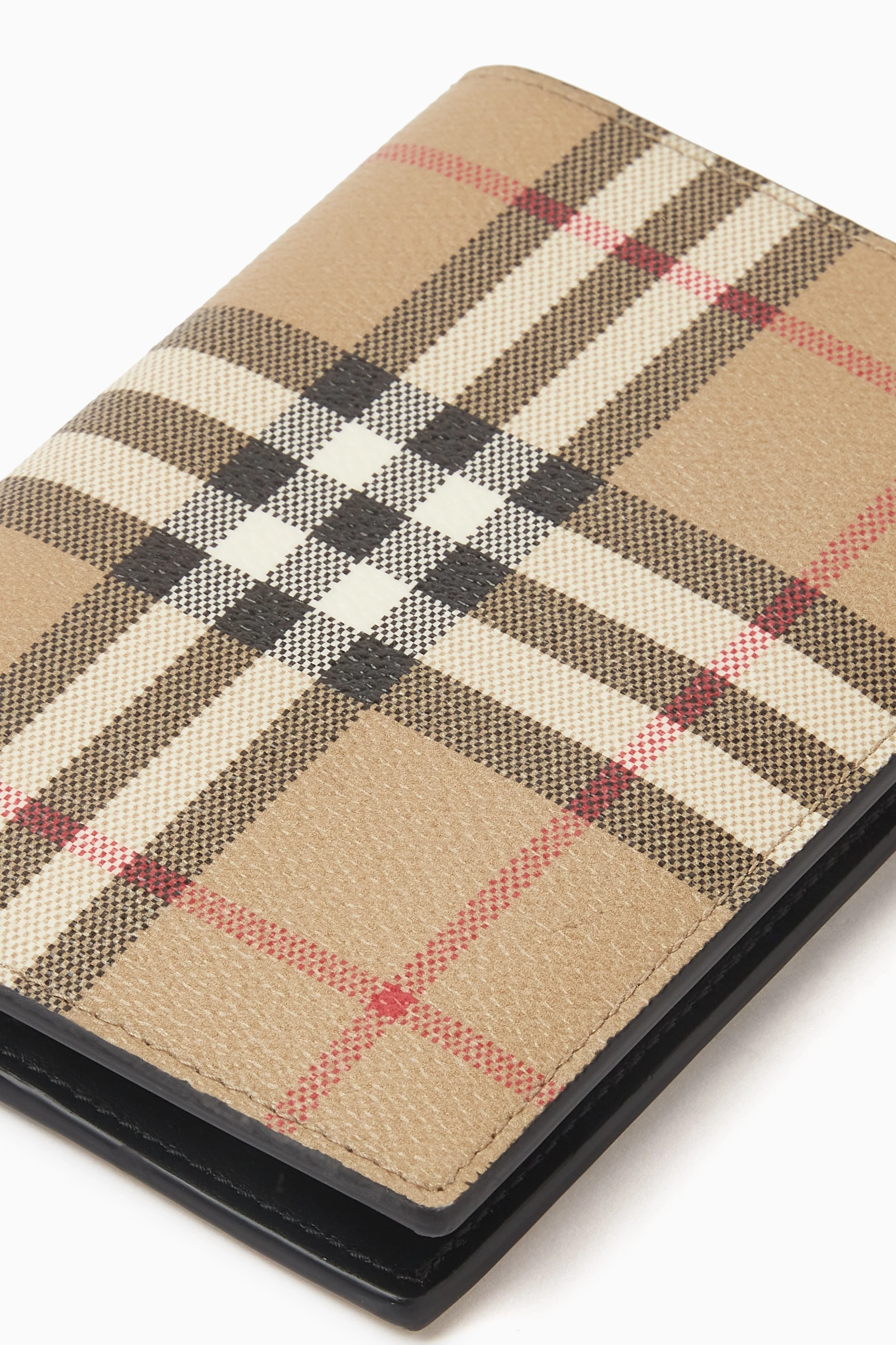 Burberry mens passport holder outlet