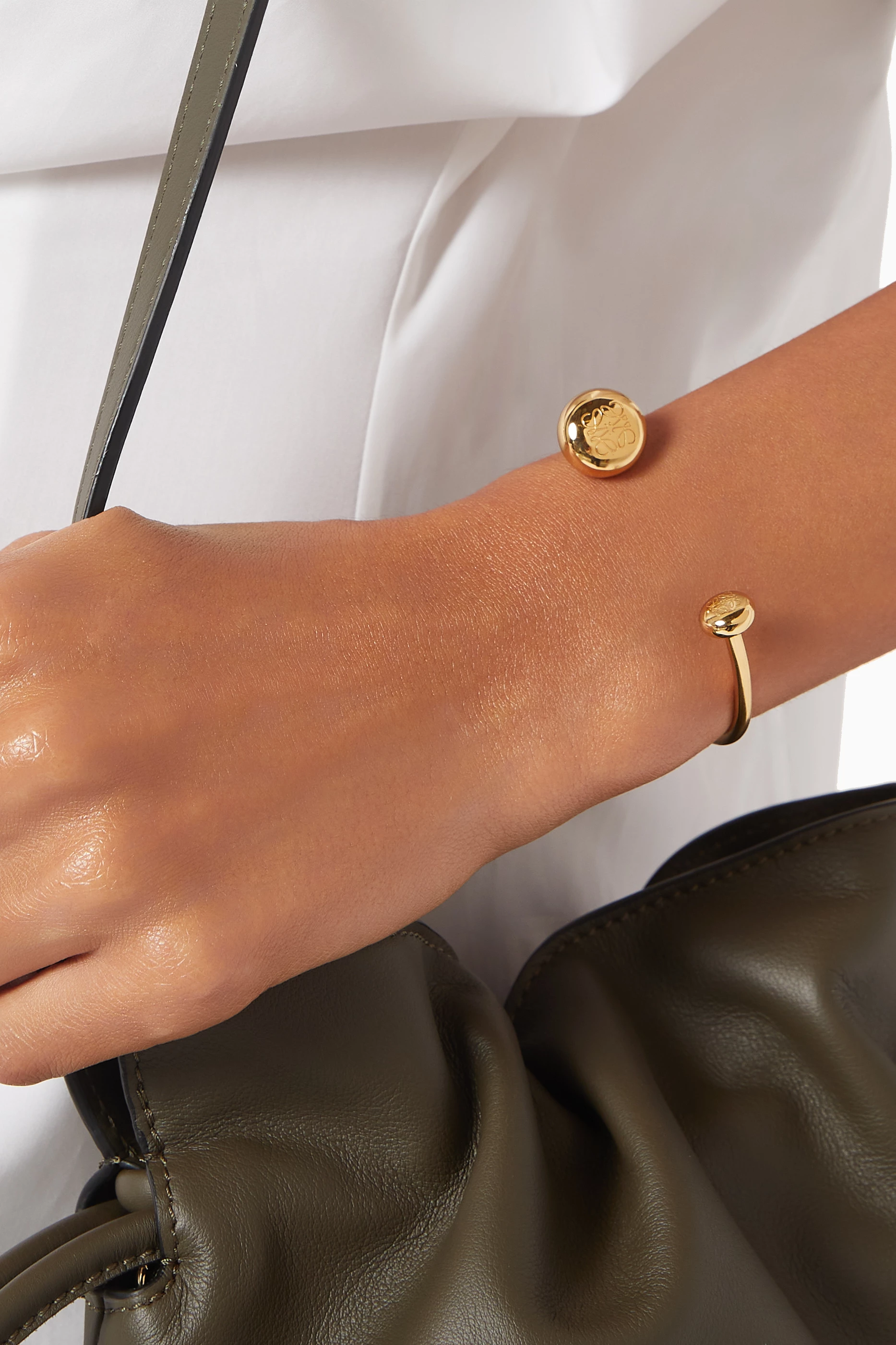 【送料&関税込】Loewe anagram Pebble Bracelet JANB240X06_8130_1F.jpg