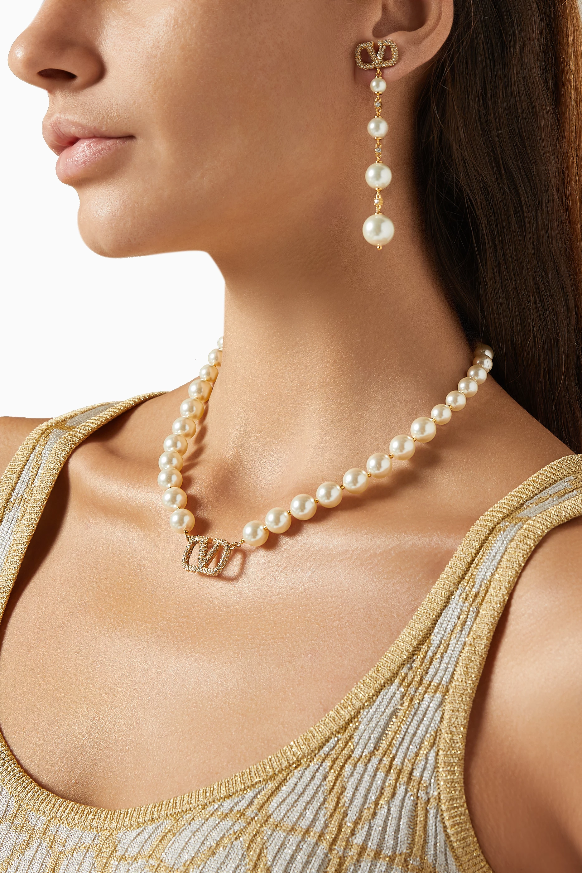 【関税&送料込】Valentino Garavani Ivory Pearls Necklace Valentino Garavani VLogo Signature Metal Necklace With
