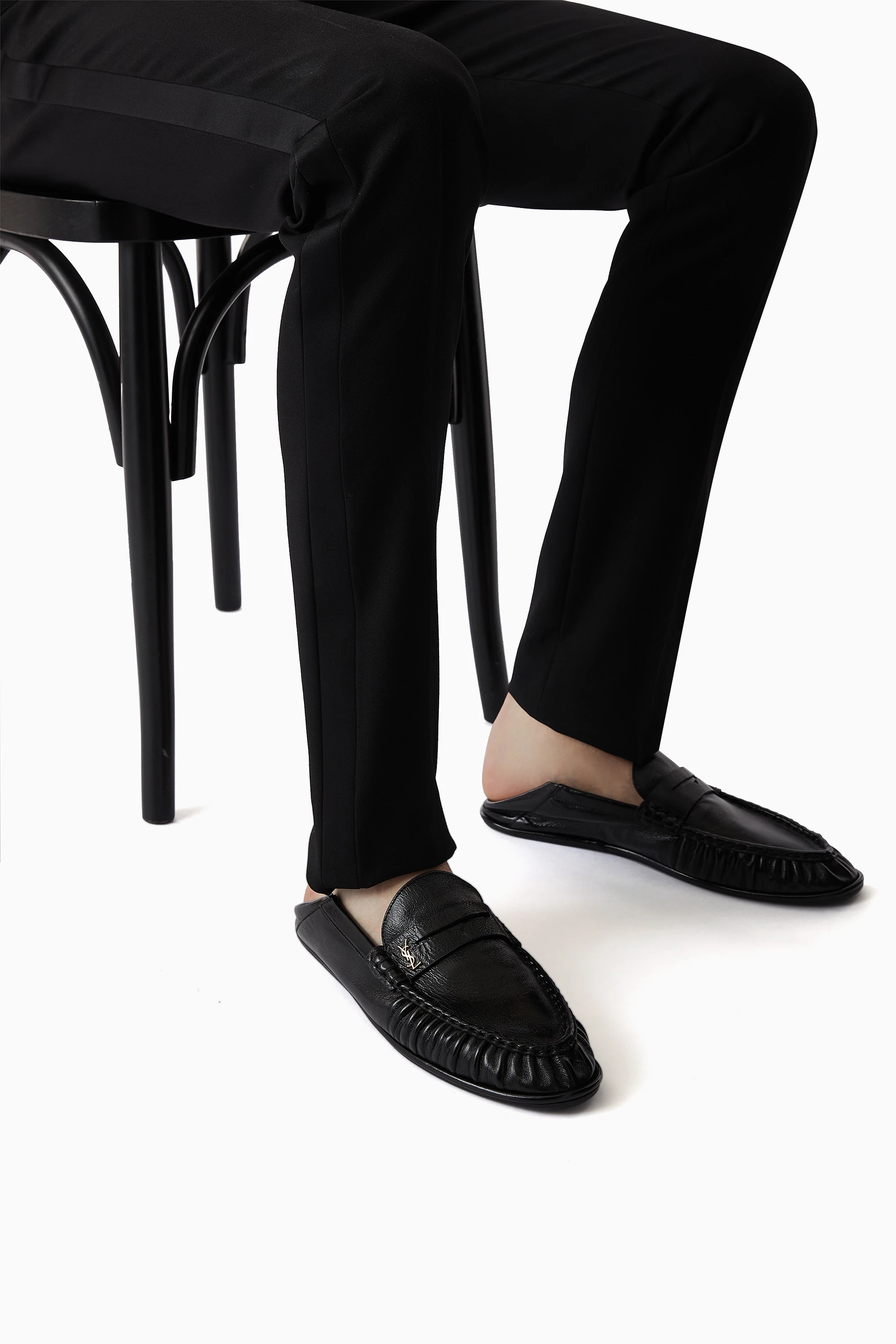 LE LOAFER PENNY SLIPPERS IN SMOOTH LEATHER SAINT LAURENT le loafer monogram penny slippers in smooth  main image 2