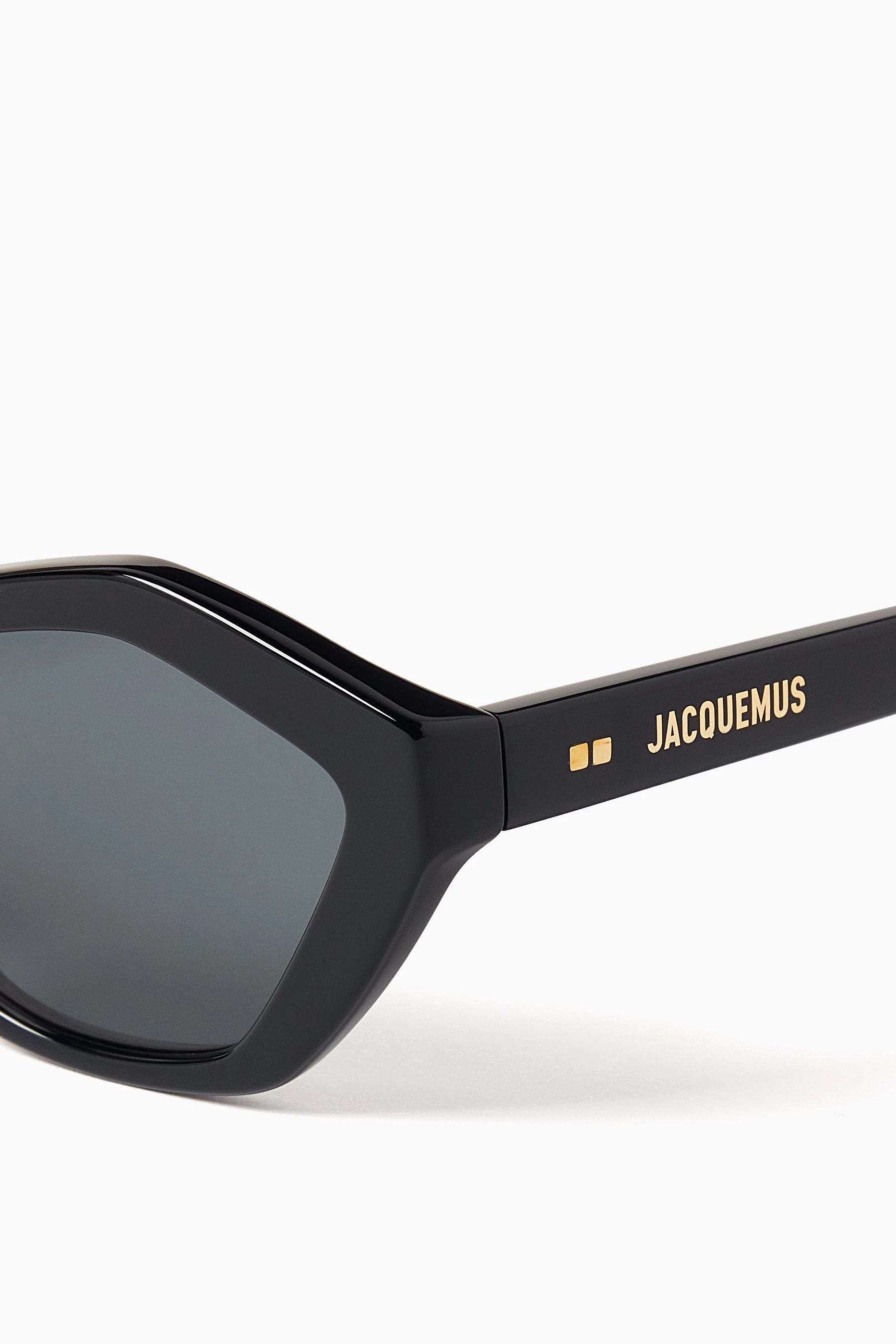 【送料&関税込】Jacquemus BAMBINO Sunglasses - Unisex Jacquemus Bambino Sunglasses | Red | FARFETCH CA