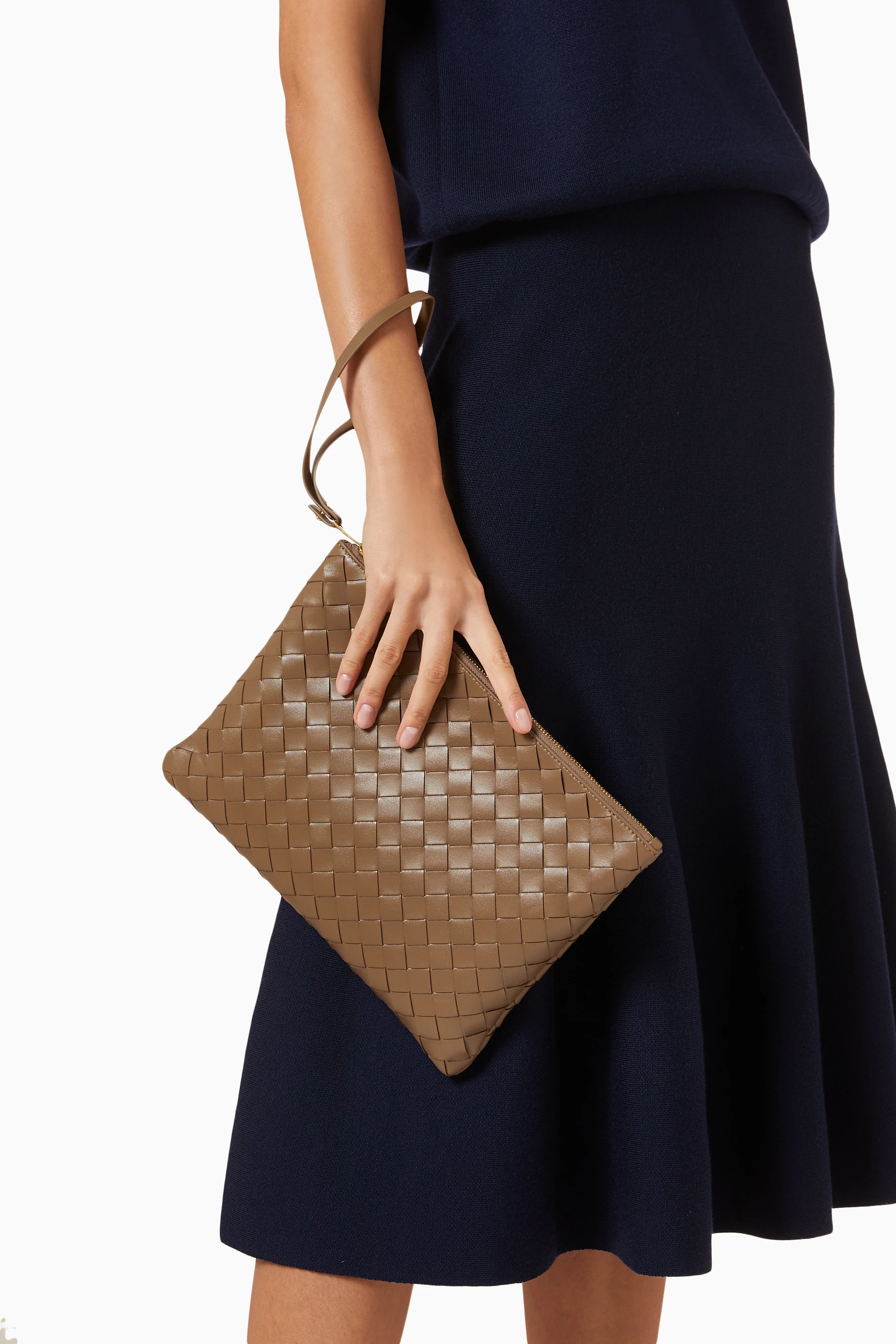 Pouch Bottega Veneta Flats Buy Bottega Veneta Brown Medium Flat