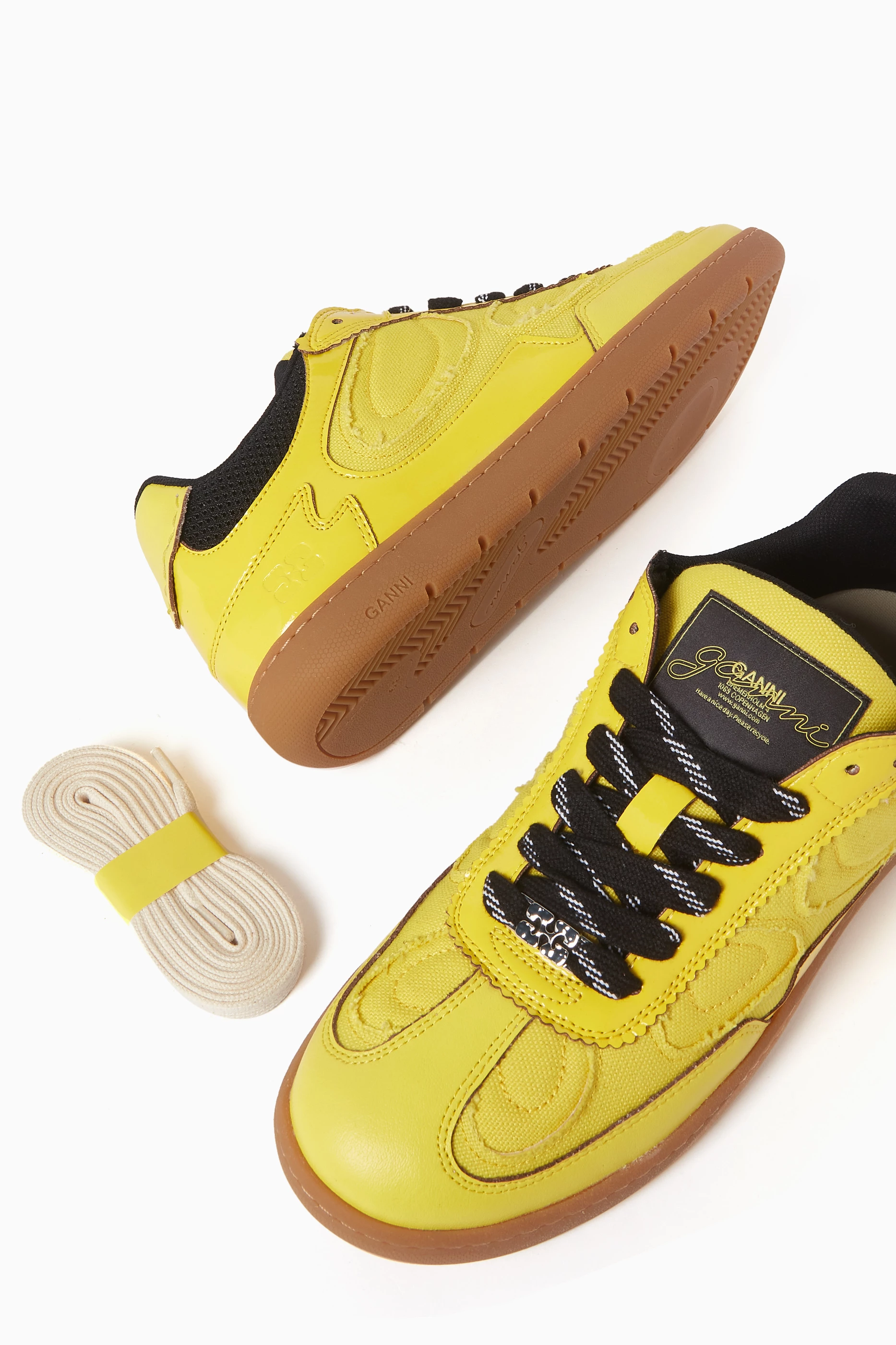 ⭐︎ Dinnerwithmarcolini⭐︎ Women's GG crystal Screener sneaker in light grey leather | GUCCI® BG