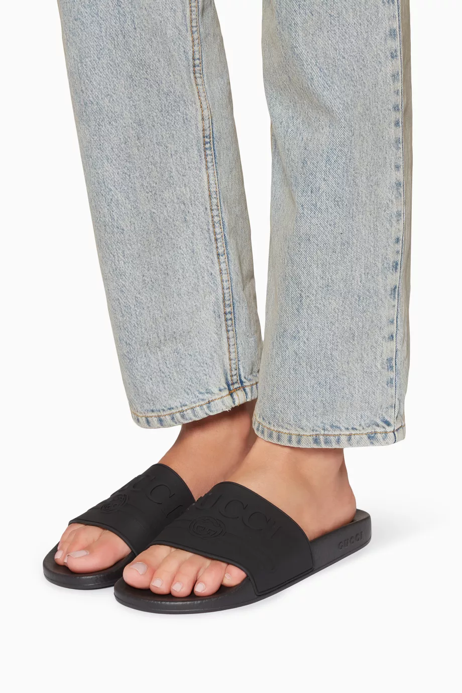 Black gucci slides on feet store