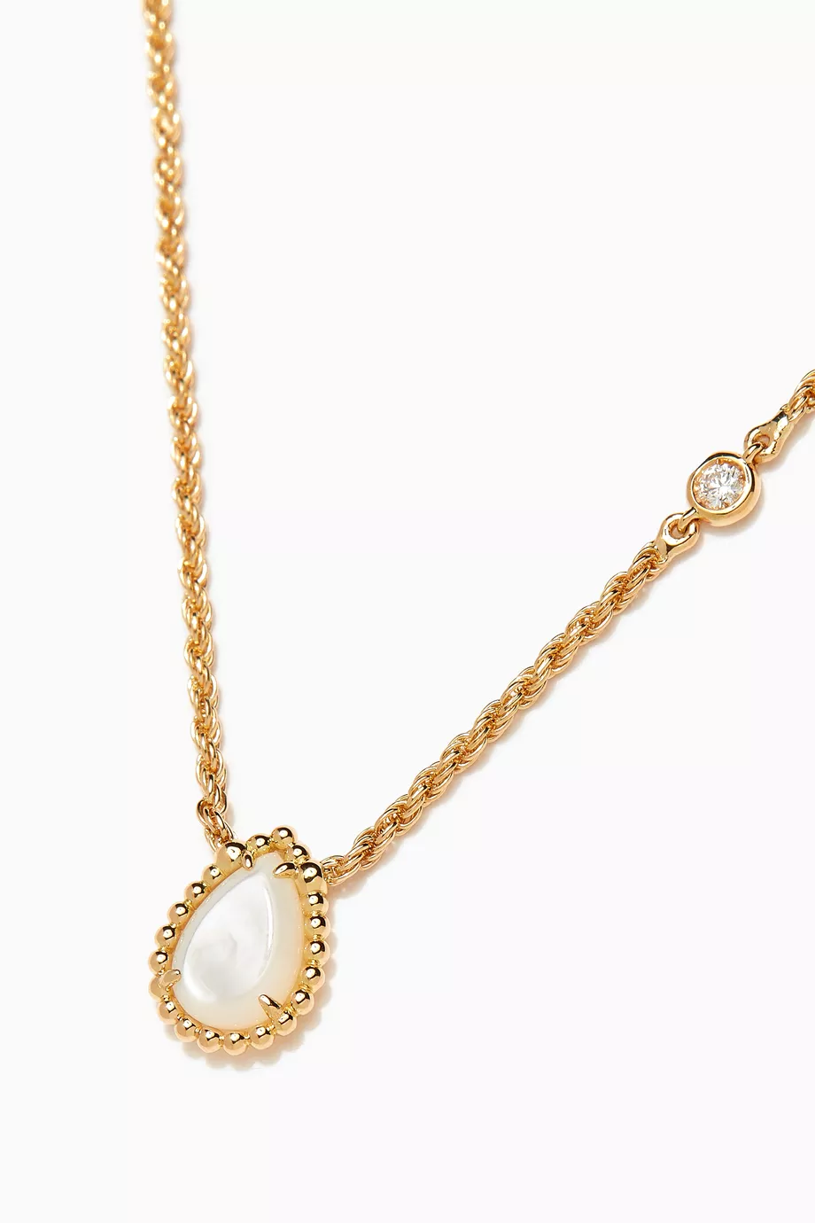 国内発| BOUCHERON Serpent Boheme Pendant XS mother-of-pearl Serpent Bohème Pendant, XS motif White mother-of-pearl