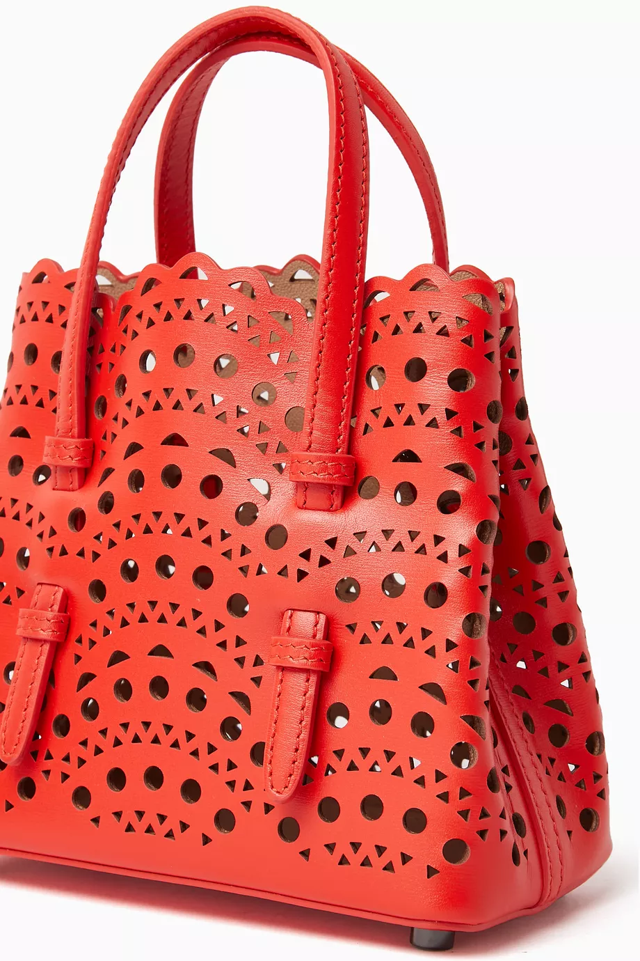 Buy Alaïa Red Mina 16 Tote Bag in Vienne Wave Calfskin For