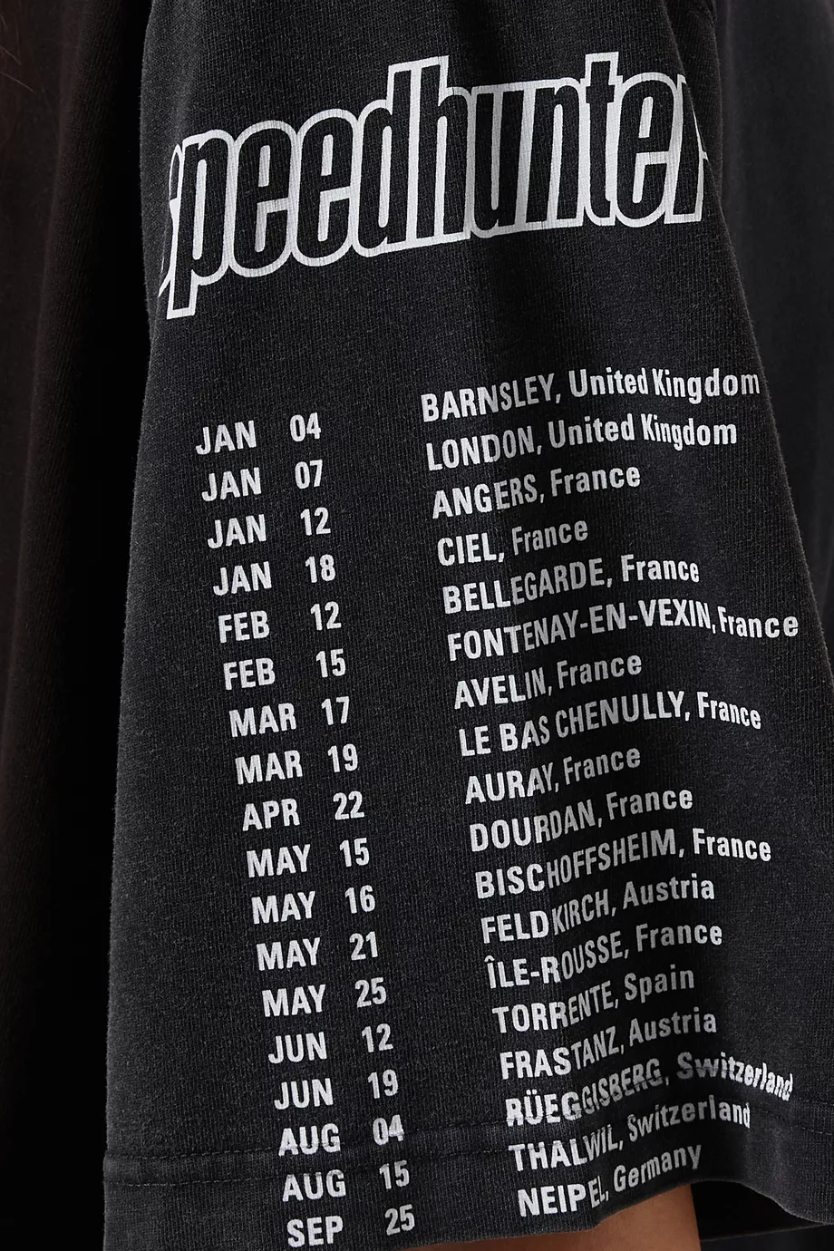 Buy Balenciaga Black Speed Hunter Upside Down Oversized T shirt in Vintage Jersey For Women Online Ounass Saudi