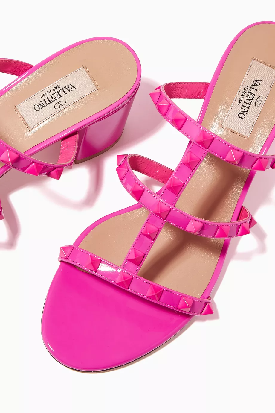 Hot pink valentino rockstud store