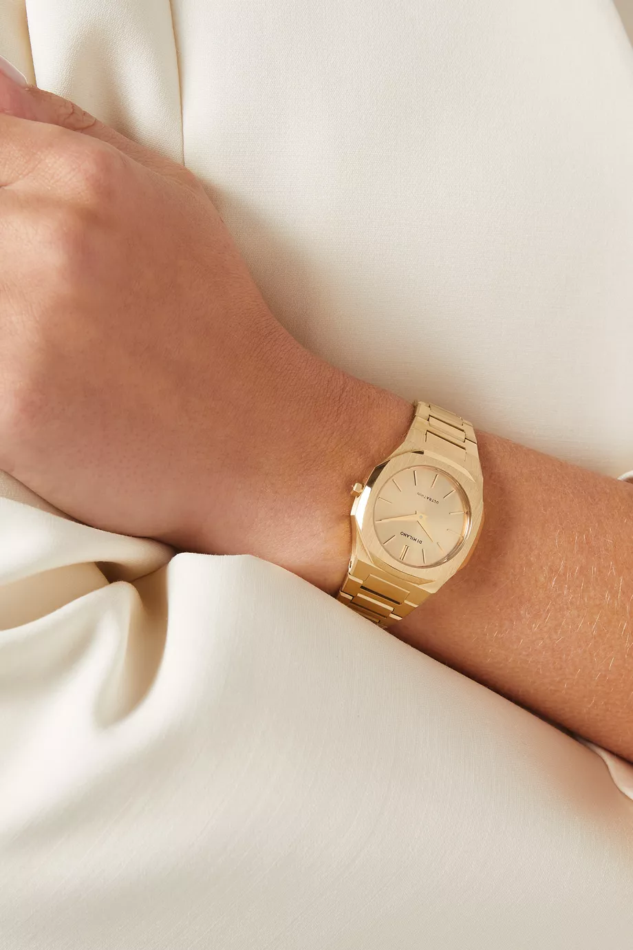 Buy D1 Milano Gold Zephyr Gold Ultra Thin Watch 30mm For Women Online Ounass Saudi