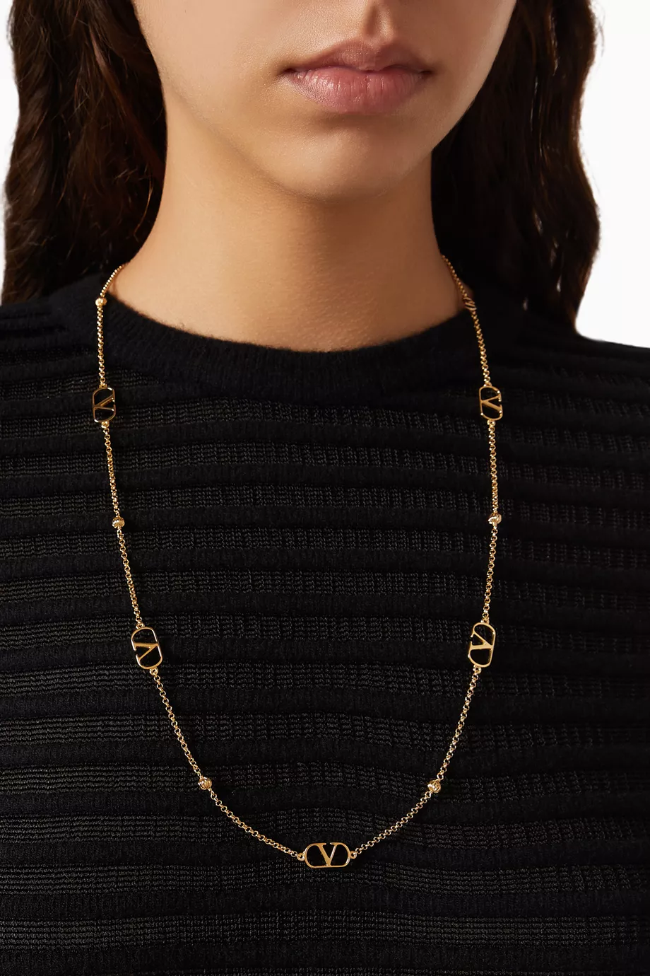 【関税&送料込】Valentino Garavani Gold l Vlogo Necklace 21677192_56376082_600.jpg