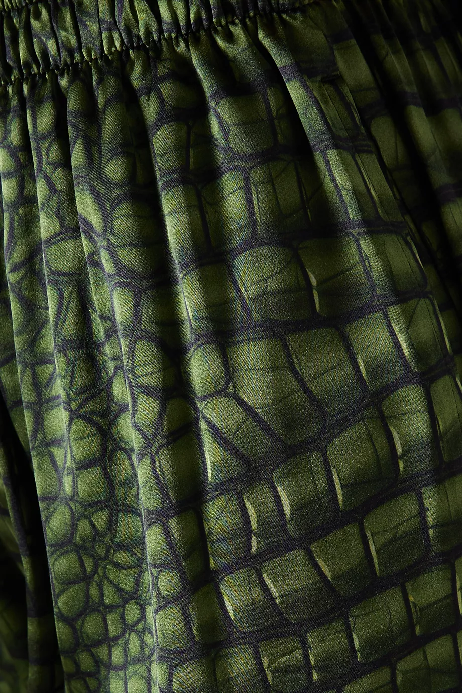 BALENCIAGA Pyjama パンツ グリーン AI Croc シルクサテン Balenciaga Crocodile Print Silk Satin Pajama Pants | Neiman