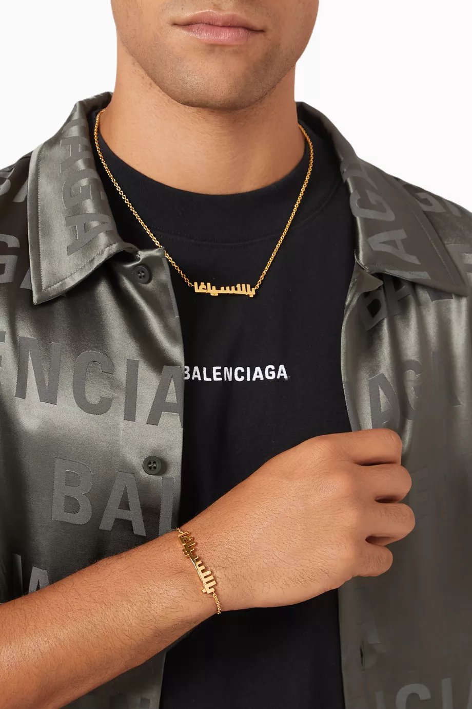 【BALENCIAGA】Typo Arabic Logo キーリング Buy Balenciaga Gold Typo Arabic Logo Necklace in Brass For